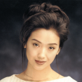 她是个不折不扣风骚女子